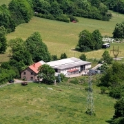 Blick vom Bergfried nach Osten zur Schferei. - Bildautor: Matthias Pihan, 02.06.2012